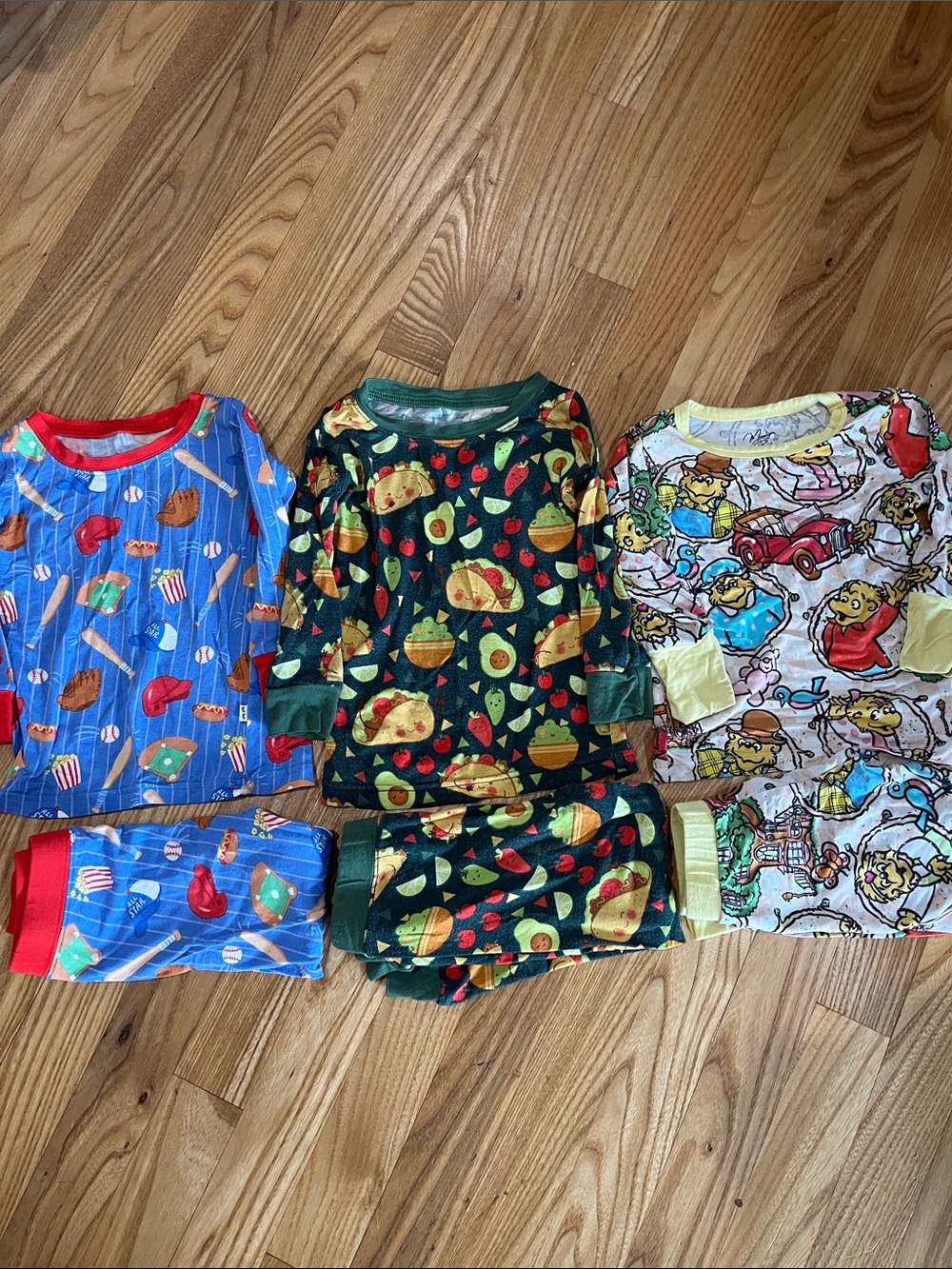 12-18 mo. 3 pair long sleeve with pants. No flaws. Bamboo.